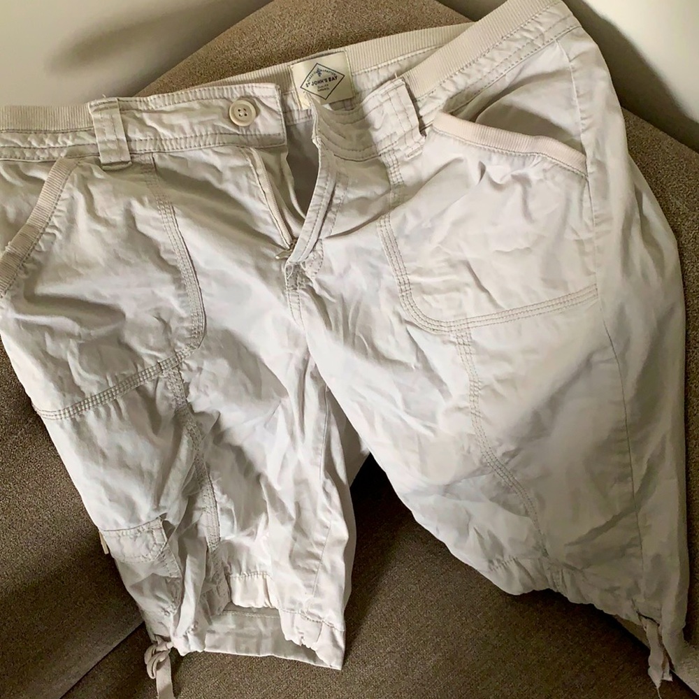 New off white cargo shorts. NWT. Size 4.